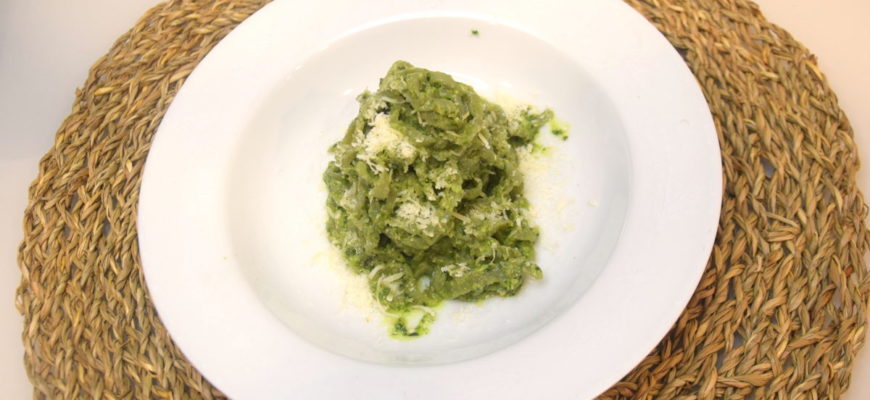 keto-fettuchini-s-sousom-pesto