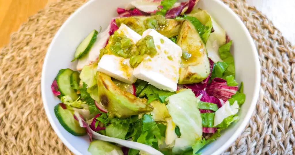 salat-s-avokado-gril Салат с авокадо гриль