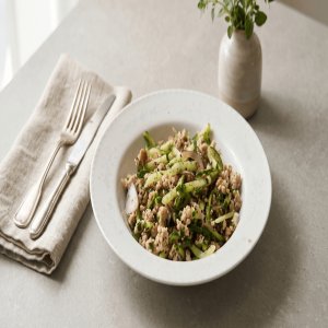салат лааб из свиного фарша с мятой, кинзой и огурцом